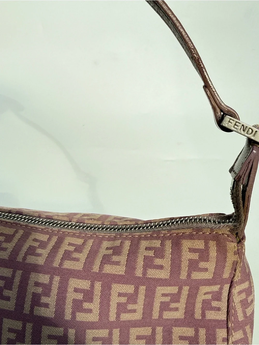 Authentic Fendi Zucchino Shoulder Bag Pochette in lilac - Picture 3 of 7